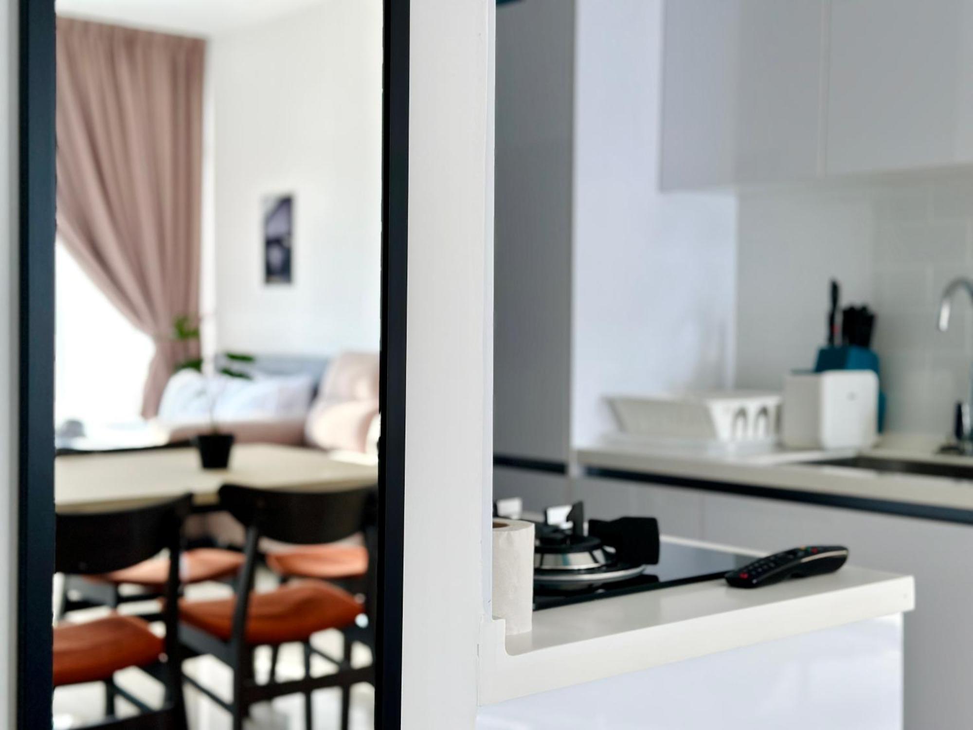 New 2Br Georgetown Warm And Lovely Homestay 10Pax-无敌美景两房民宿 Beacon Executive Suite ภายนอก รูปภาพ
